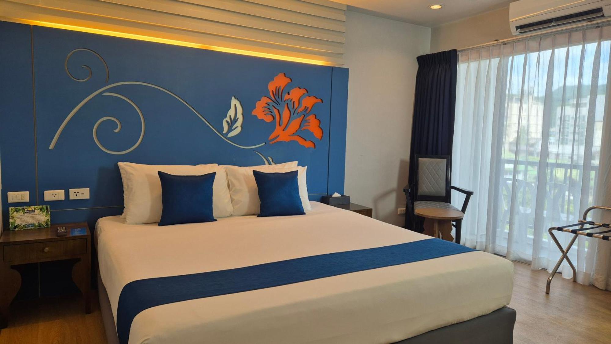 Days Inn By Wyndham Patong Beach Exterior foto