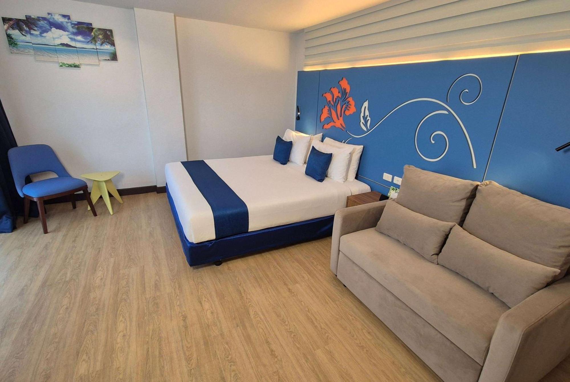 Days Inn By Wyndham Patong Beach Exterior foto