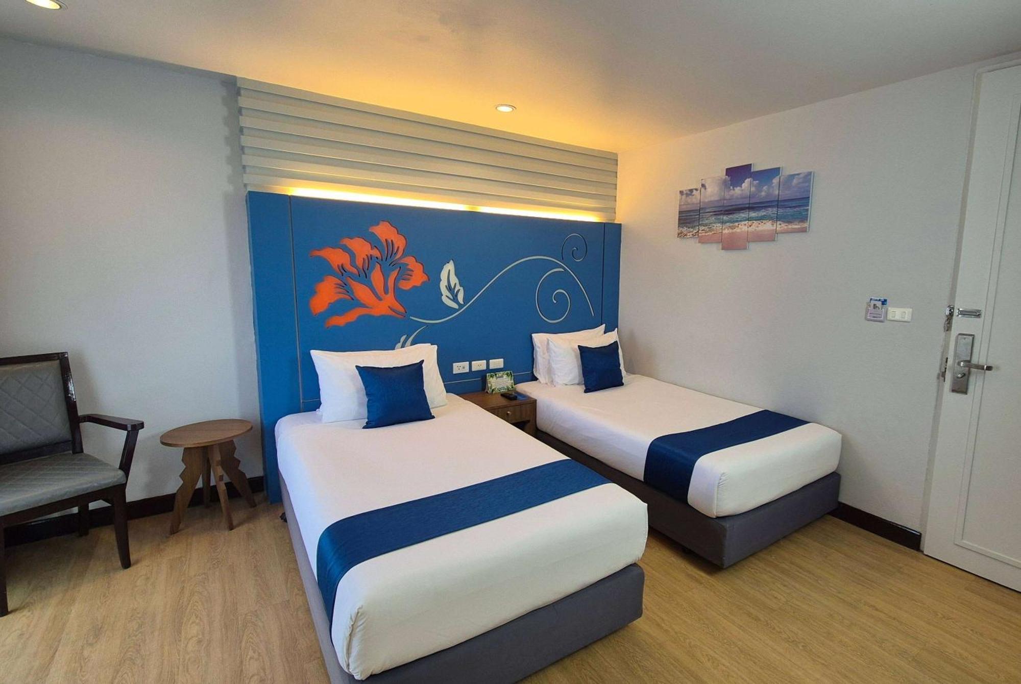 Days Inn By Wyndham Patong Beach Exterior foto
