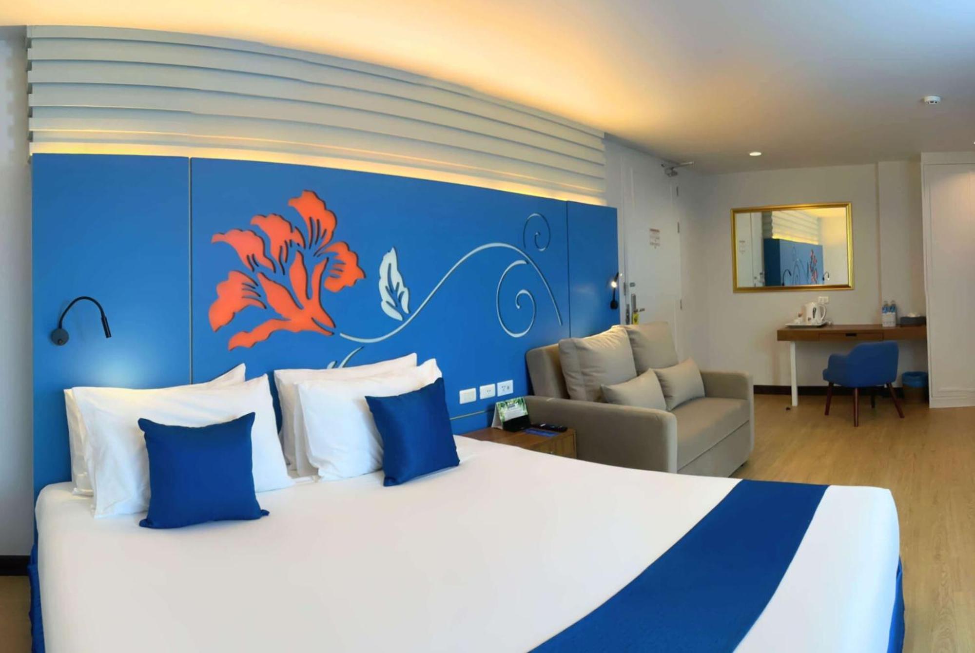 Days Inn By Wyndham Patong Beach Exterior foto
