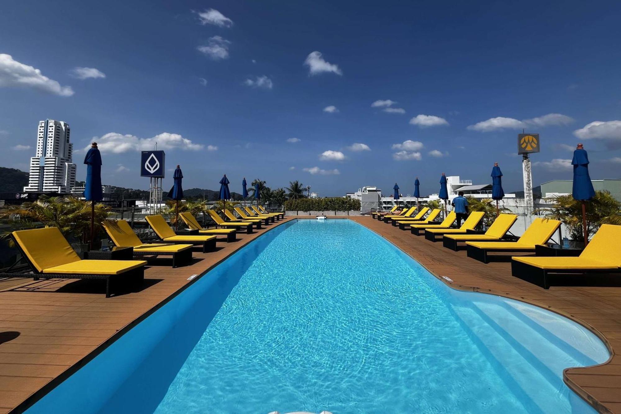 Days Inn By Wyndham Patong Beach Exterior foto