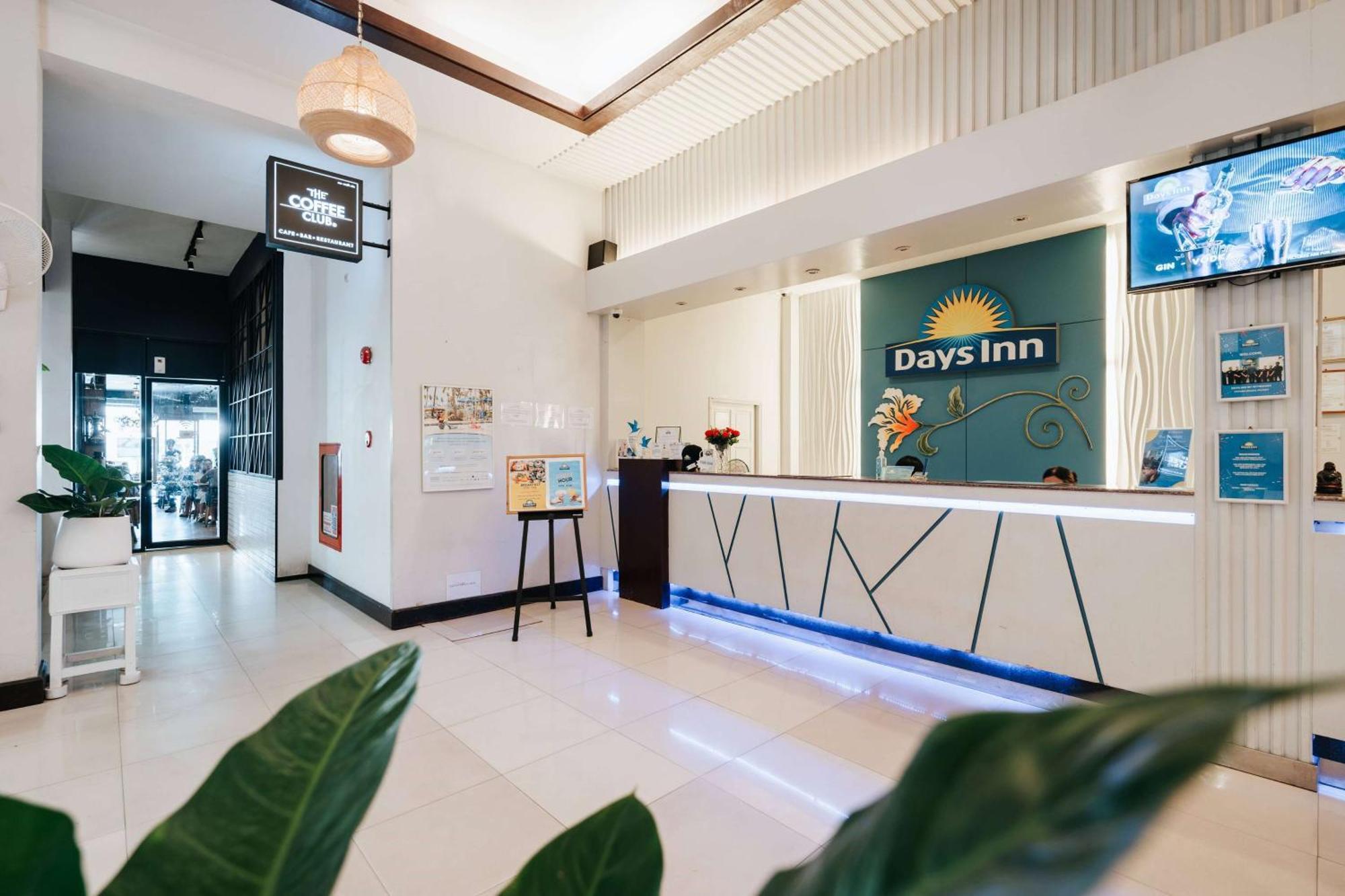 Days Inn By Wyndham Patong Beach Exterior foto