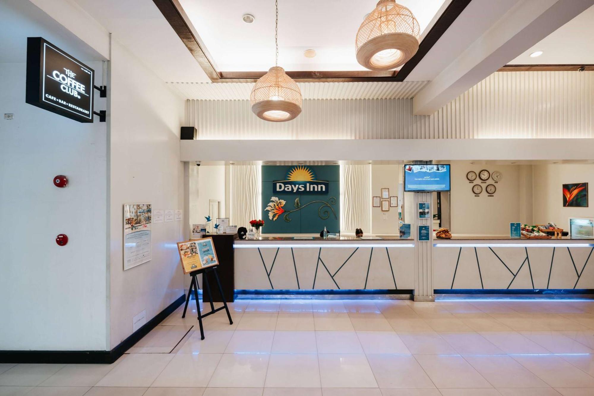 Days Inn By Wyndham Patong Beach Exterior foto