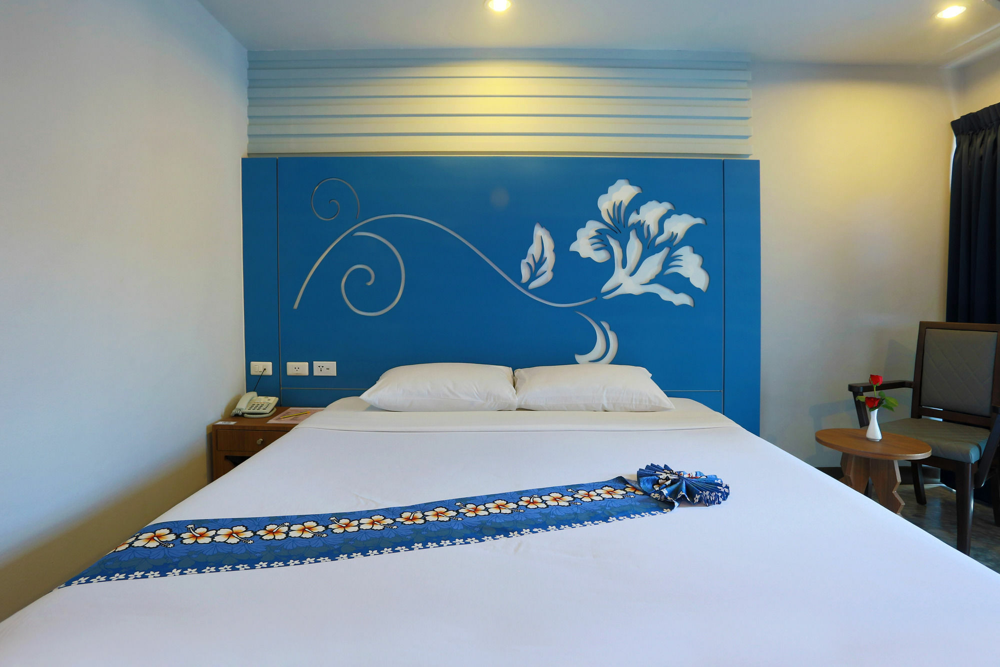 Days Inn By Wyndham Patong Beach Exterior foto